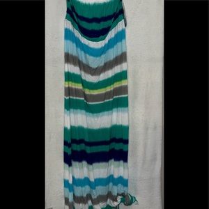 Maxi dress size medium. Multicolored brand new maxi. Summer ready dress up/down